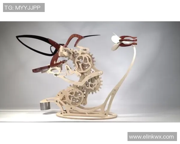 足球明星头顶的花瓶揭示了体育与艺术的奇妙结合与文化碰撞的深刻意义