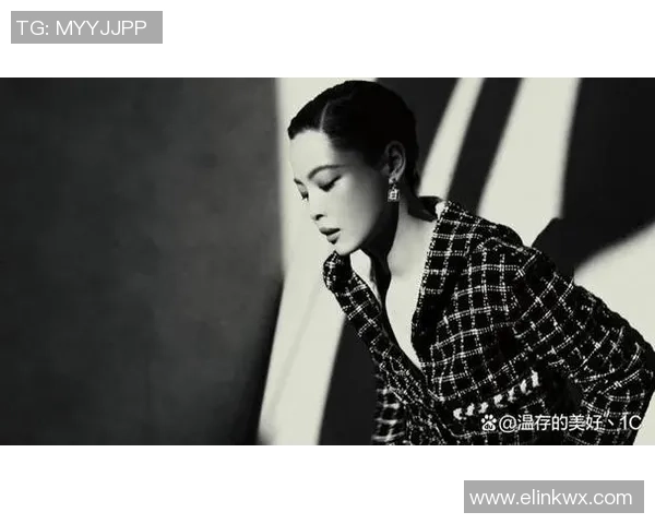 足球明星高个子小辫造型引领时尚潮流展现独特个性魅力